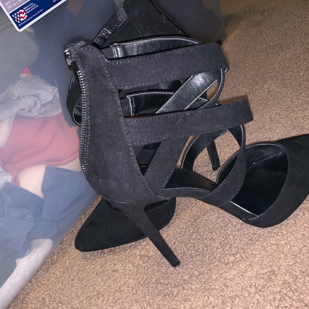 Heels - Picture 4 of 6